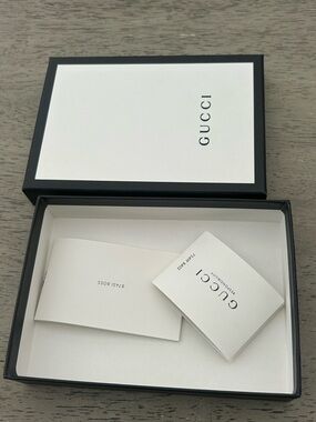 Original Gucci Luxury Presentation Box and Care Booklet Set